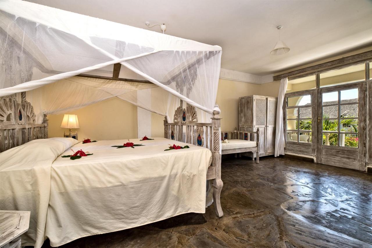 Jacaranda Beach Resort Watamu Bagian luar foto