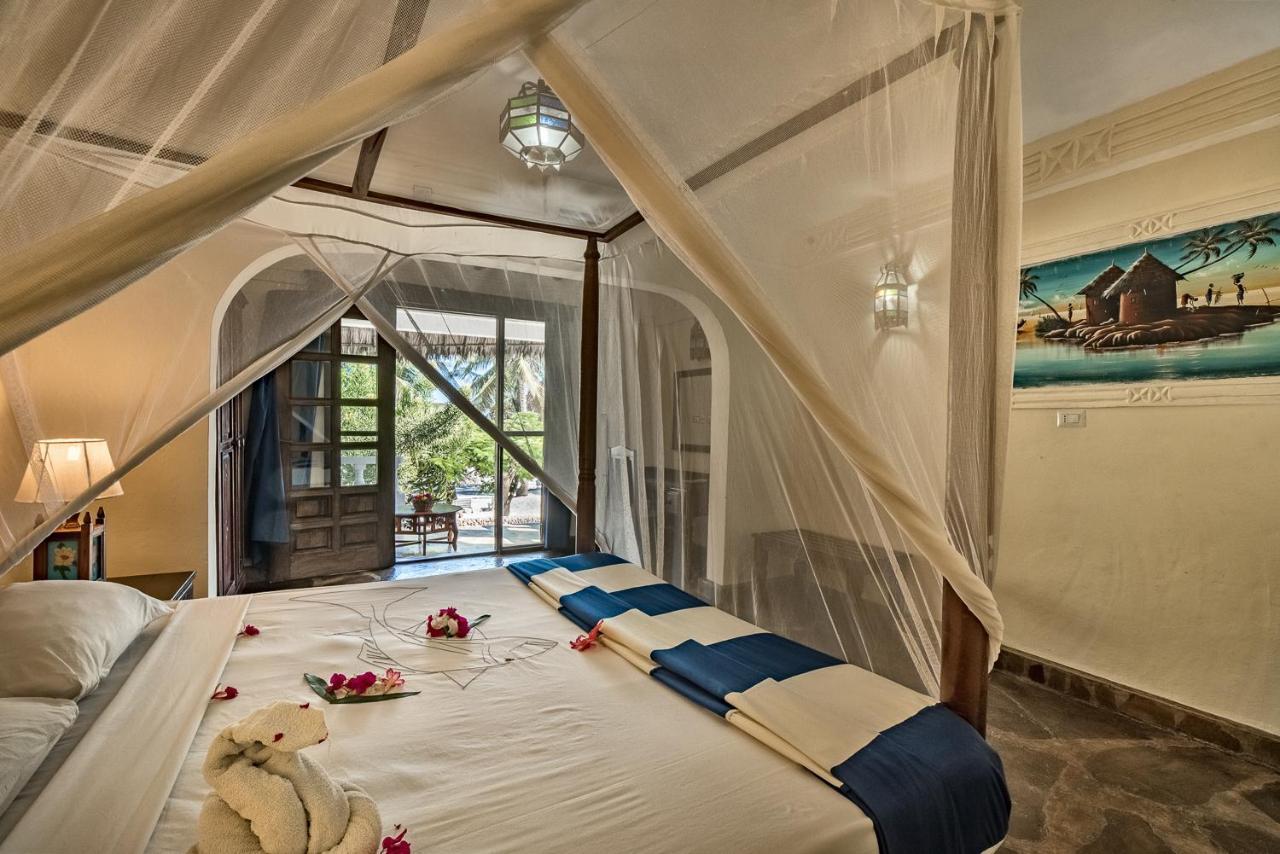 Jacaranda Beach Resort Watamu Bagian luar foto