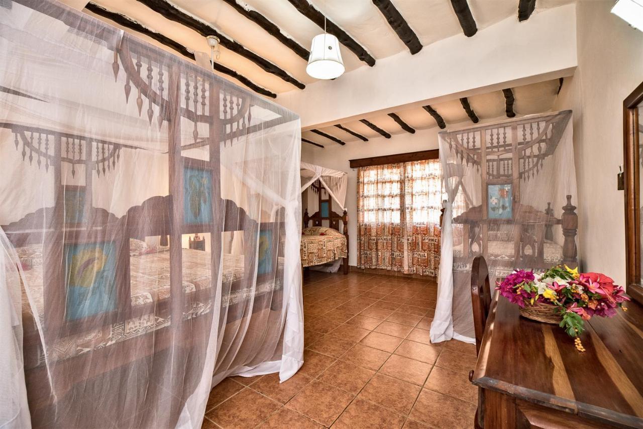 Jacaranda Beach Resort Watamu Bagian luar foto