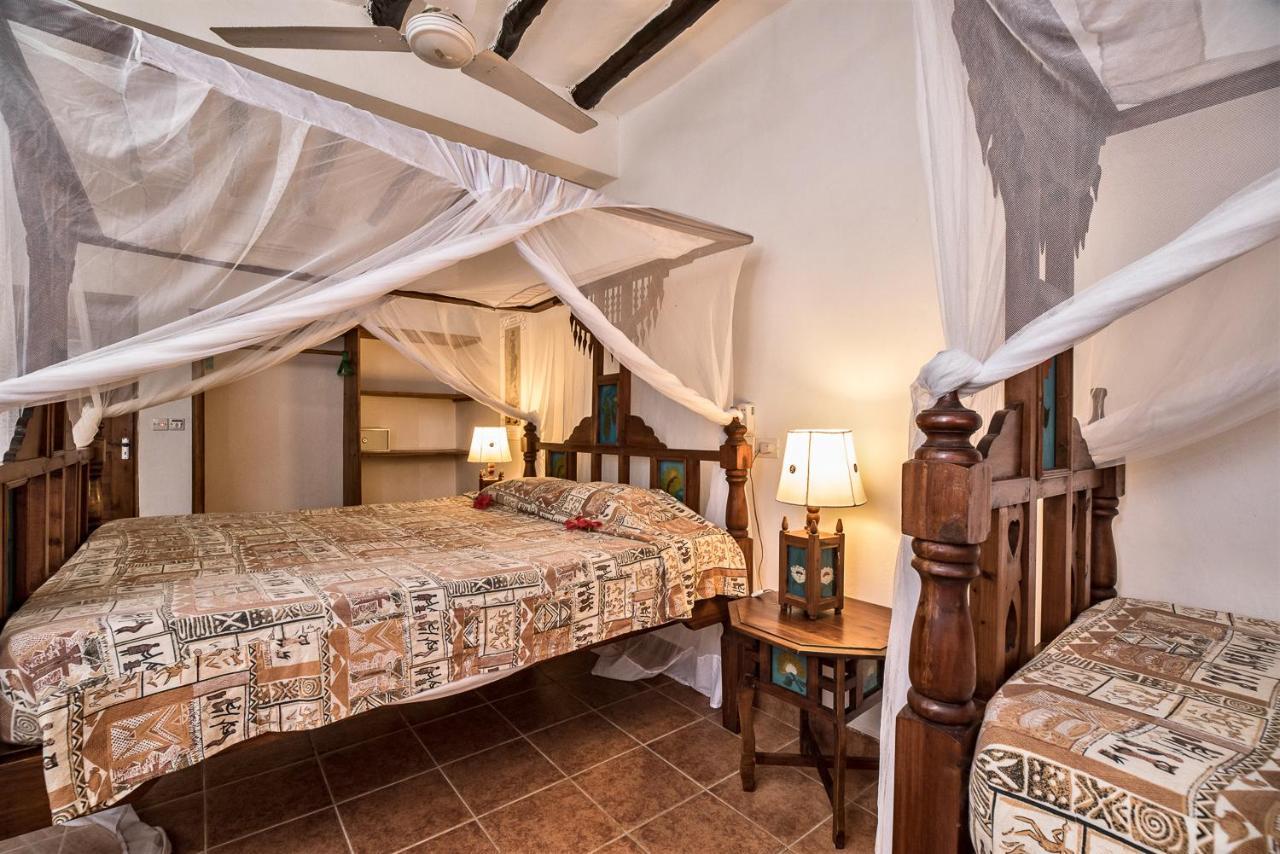 Jacaranda Beach Resort Watamu Bagian luar foto