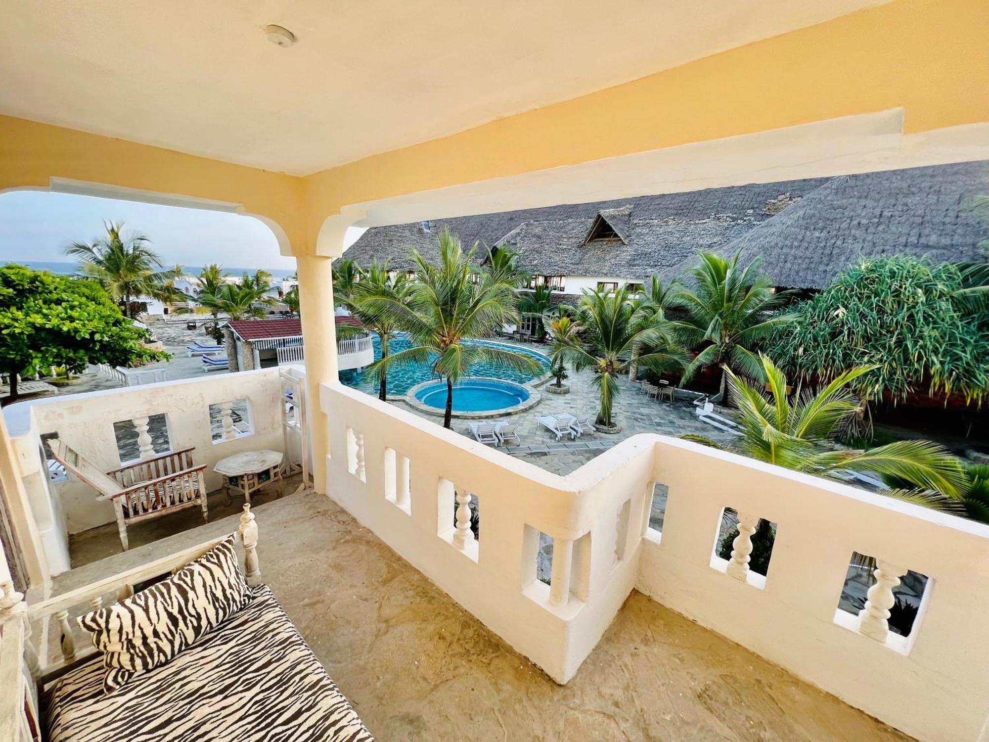 Jacaranda Beach Resort Watamu Bagian luar foto