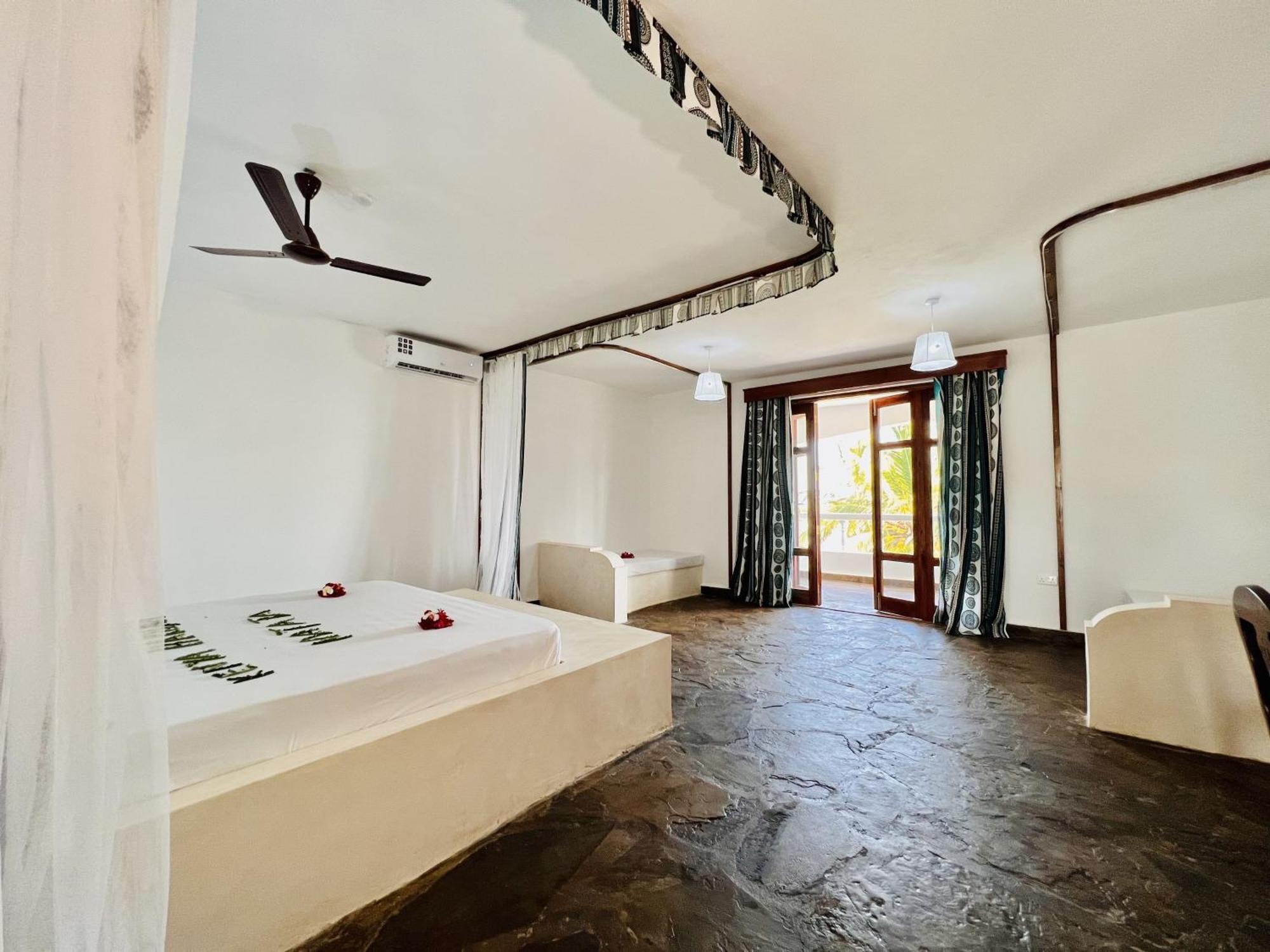 Jacaranda Beach Resort Watamu Bagian luar foto